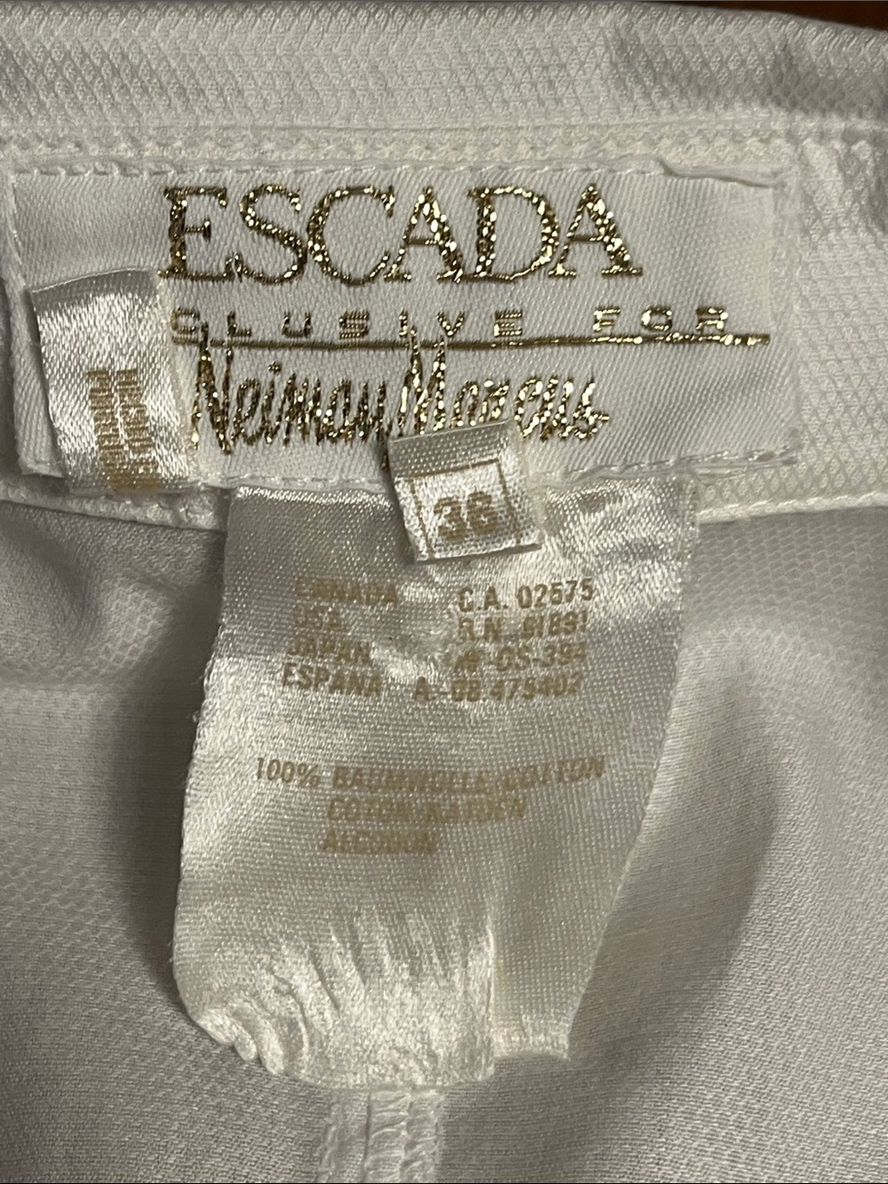 Escada White Long-Sleeve Dress Shirt, set of 2 whites, size 6 USA , cotton - Picture 10 of 17
